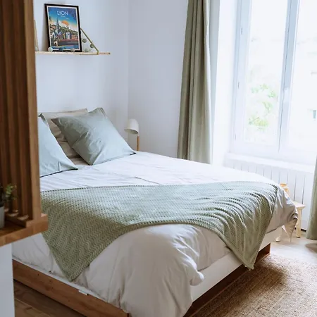 Apartment Superbe Renove Proche Metro Avec Garage Oullins