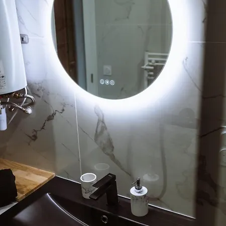 Superbe Renove Proche Metro Avec Garage *