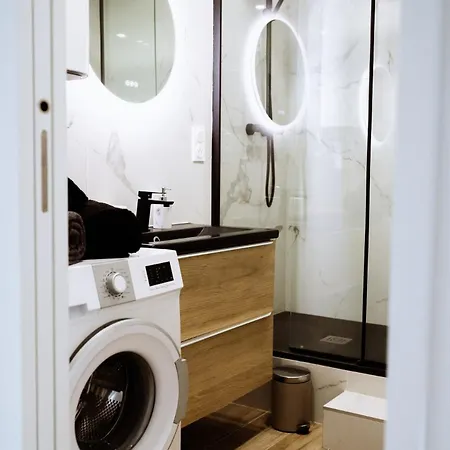 Apartment Superbe Renove Proche Metro Avec Garage *